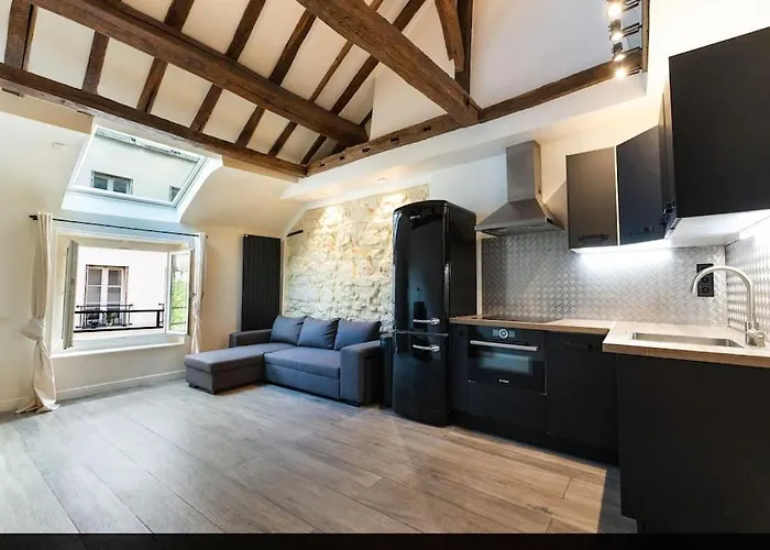 Appartement Place Des Vosges, Marais Bastille